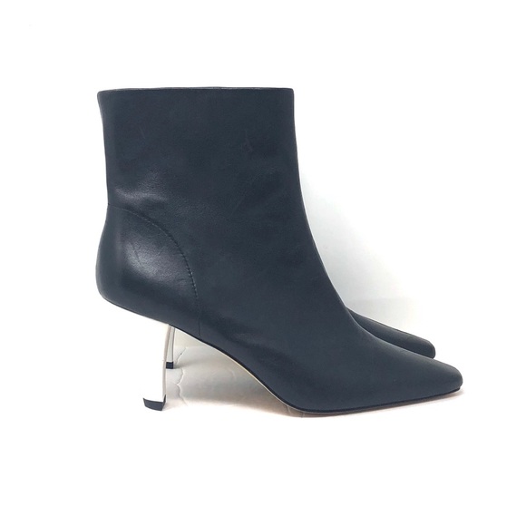 Autograph Boots - Picture 3 of 6